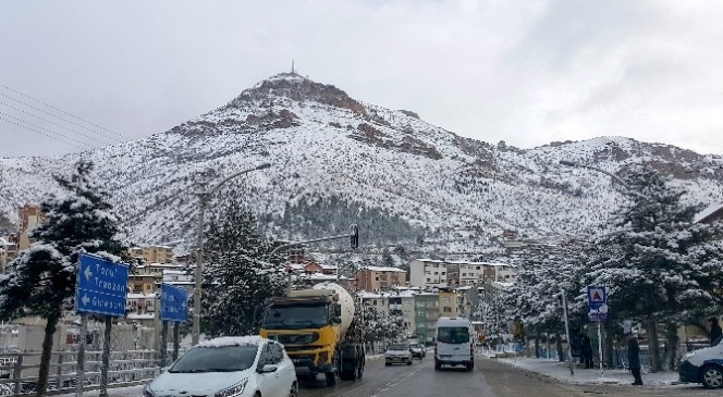 Gümüşhane'de 63 Köy Yolu Ulaşıma Kapandı