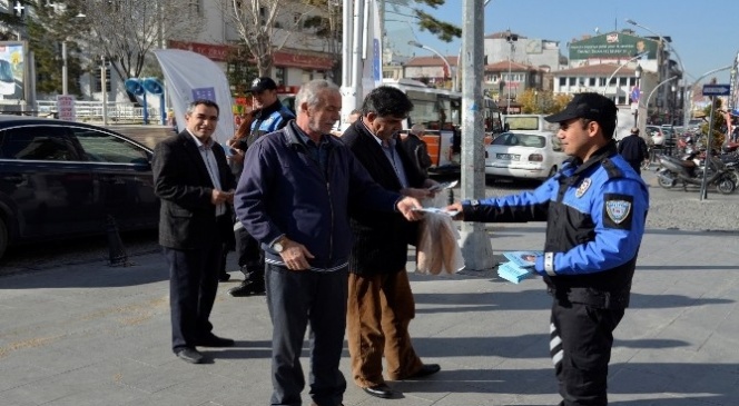 Karaman Polisinden Broşürlü Bilgilendirme