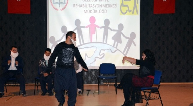 Kelkit'te Engelliler Günü ‘En Büyük Engel Sevgisizlik' Temasıyla Kutlandı