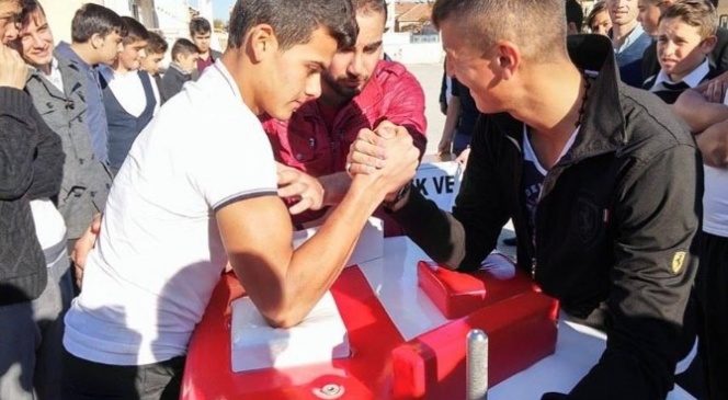 Sorgun'da Bilek Güreşi Seçmeleri Yapıldı