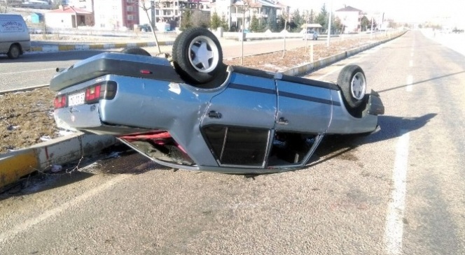 Kelkit'te Otomobil Ters Döndü: 1 Yaralı