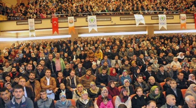 Şanlıurfa'da TOKİ Konutları İçin Kura Çekildi