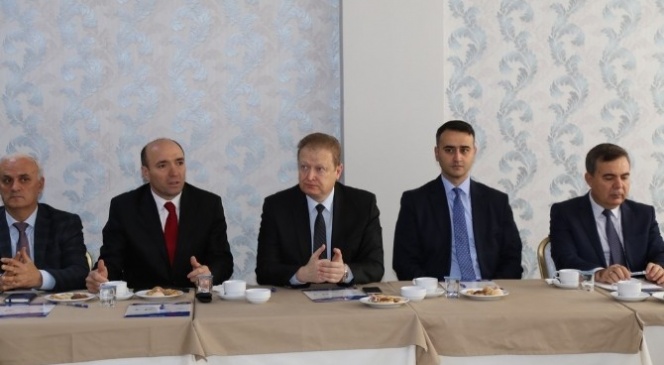 Gümüşhane'de Milli Eğitim Danışma Komisyonu Toplantısı Gerçekleştirdi