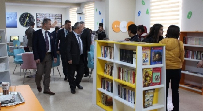 Ceyhan'da "Z" Kütüphanesi Açıldı