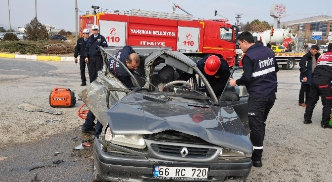 Kırıkkale&#039;de Trafik Kazası: 1 Ölü 1&#039;i Ağır 2 Yaralı