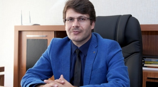 Ahlat'ta “Her Kur'an Kursunun Ve Her Caminin Bir Yetim Kardeşi Var" Kampanyası