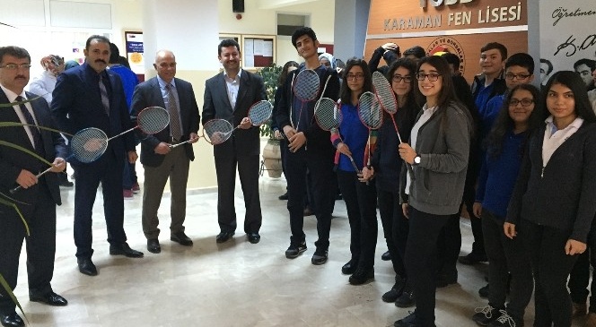Karaman Belediyesi'nden Okullara Badminton Seti
