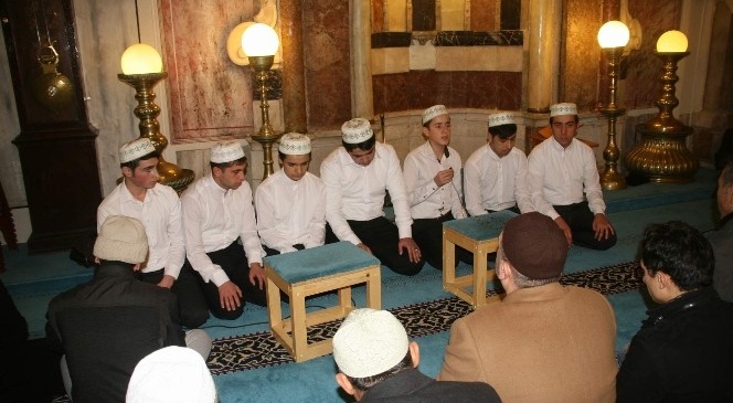 Yozgat'ta Mevlit Kandili'nde Camiler Doldu Taştı
