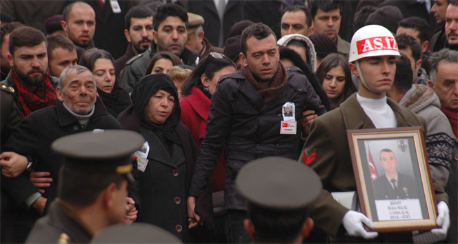 2 aylık hamile eşten şehit eşe veda