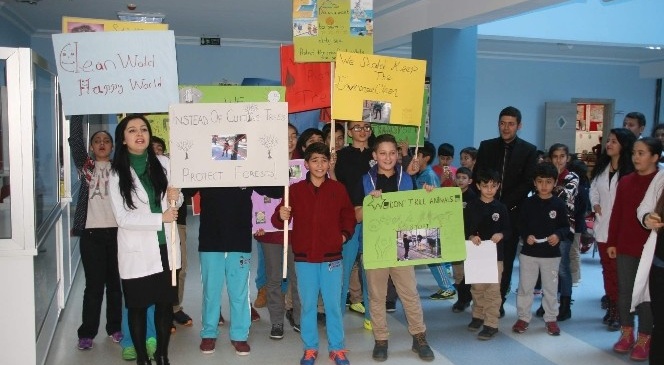 Yozgat Çözüm Kolejinde Öğrenciler Hem Eğleniyor Hem İngilizce Öğreniyor