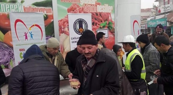 Sorgun'da 2 Bin Kişiye İrmik Helvası Dağıtıldı
