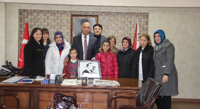 Öğrencilerden Emniyet Müdürü Şahne'ye Ziyaret
