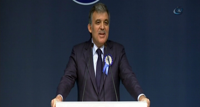 Abdullah Gül, 'Zindandan Mehmed'e Mektup' şiirini okudu