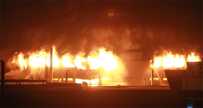 Bursa&#039;daki fabrika yangını devam ediyor
