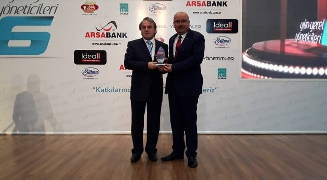 Samur Üçüncü Kez Yılın İlçe Belediye Başkanı Seçildi