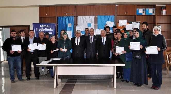 Sorgun'da 49 Kursiyere Düzenlenen Törenle Sertifikaları Verildi