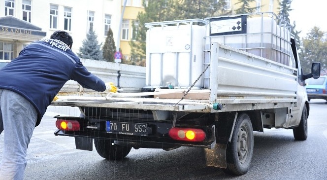 Karaman'da Kar Ve Buzlanmaya Karşı Ekipler Çalışmalara Başladı
