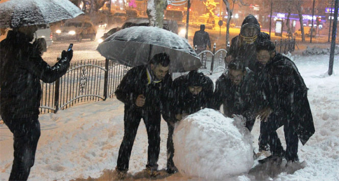 Kahramanmaraş&#039;ta kar sevinci