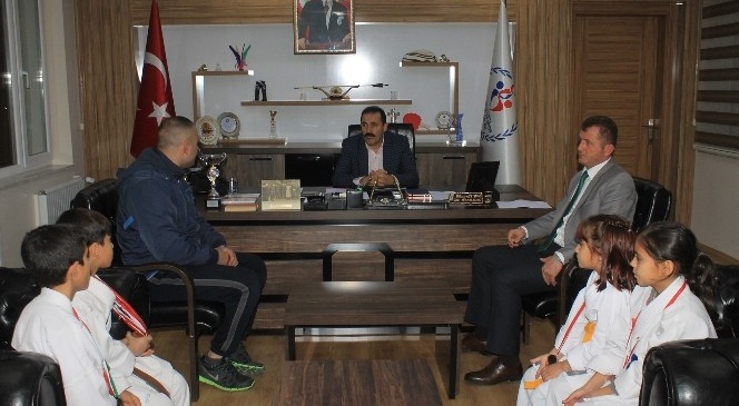 Başarılı Karatecilerden Kısacık'a Ziyaret