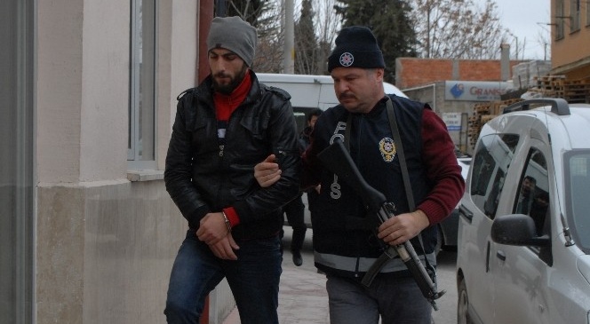 Burdur&#039;da Terör Operasyonu: 27 Gözaltı