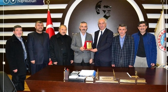 Diyanet-Sen'den Akdağmadeni Belediye Başkanı Daştan'a Plaket