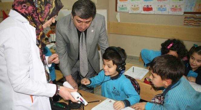 İşitme Kaybı Öğrencinin Başarısını Olumsuz Etkiliyor