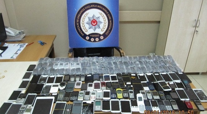 Yozgat Emniyeti 179 Adet Kaçak Cep Telefonu Ele Geçirdi