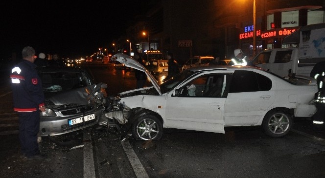 Karaman'da Zincirleme Trafik Kazası: 3 Yaralı