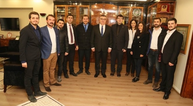 CHP Gençlik Kollarından Başkan Kesimoğlu&#039;na Ziyaret