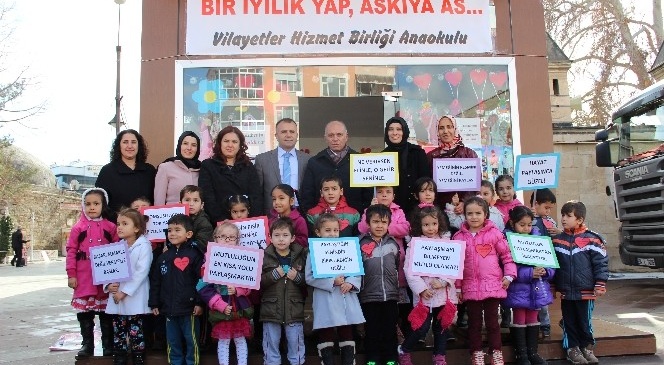 Anaokulu'ndan “Bir İyilik Yap Askıya As” Projesi