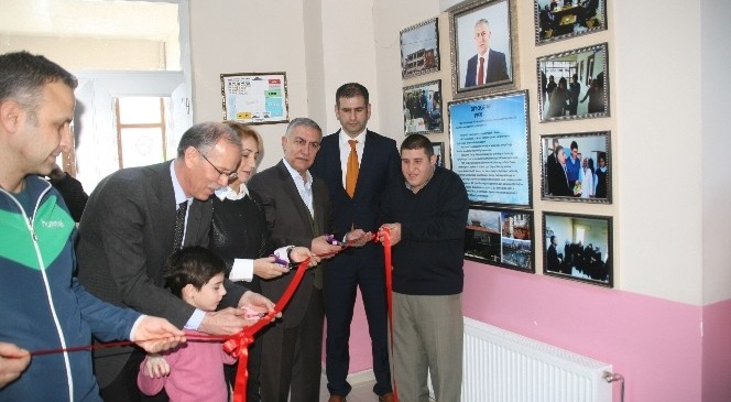 Yozgatlı İş Adamı Uğur Bektaş Kendi Yaptırdığı Okulu Ziyaret Etti
