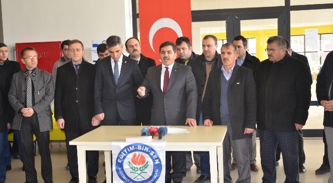 Çankırı'dan 1128 Akademisyene Tepki