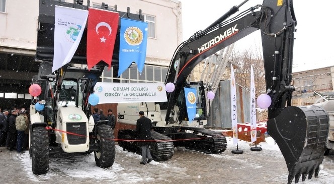Karaman'da Tarımsal Kalkınma Kooperatifine İş Makinesi