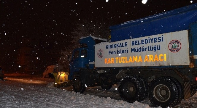 Kırıkkale Belediyesi&#039;nde Kar Mesaisi