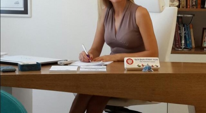 Badem Göz Estetiği İle Dinç Ve Zeki Görünüm