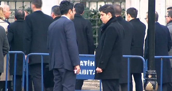 Biden Sultanahmet saldırısının yaşandığı alana çiçek bıraktı