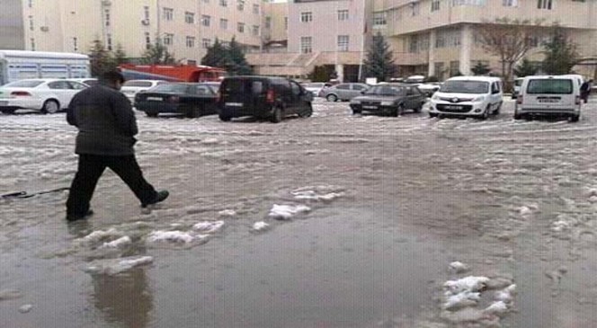 Eriyen Kar Suları Sorgun&#039;u Göle Çevirdi