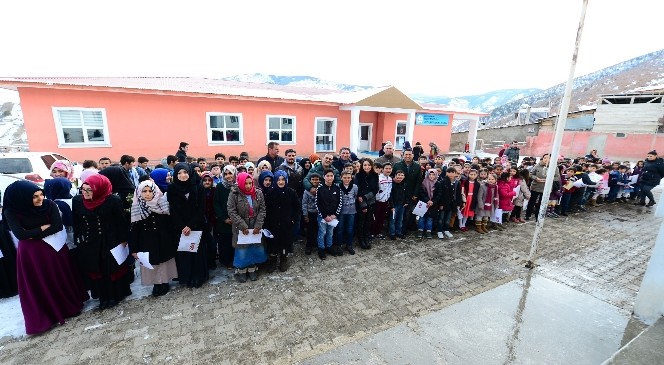 Güsad'dan Başarılı Öğrencilere Karne Hediyesi