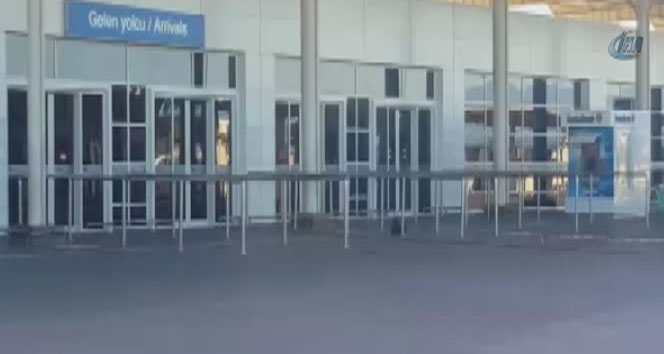 Antalya Havalimanı'nda unutulan valiz paniğe sebep oldu