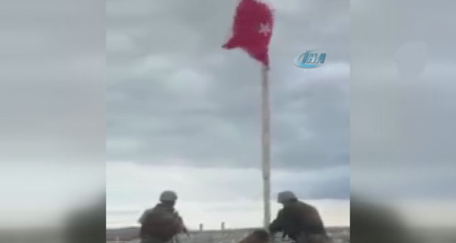 PÖH ve JÖH 'Bayrak' şiiri eşliğinde Cizre'ye Türk bayrağı çekti