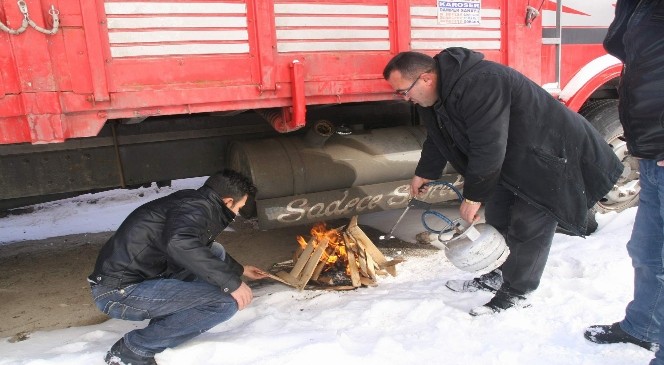 Yozgat&#039;ta Soğuktan Araçlar Çalışmadı