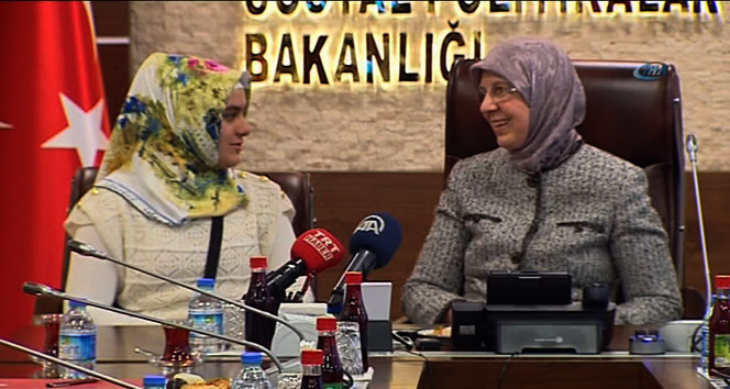 Bakan Ramazanoğlu, TEOG birincisi Sidem Gül'ü kabul etti