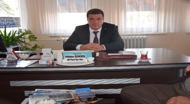 AK Parti Şuhut İlçe Başkanı Gültekin Özdemir Partisiyle İlgili Eleştirilere Cevap Vererek: