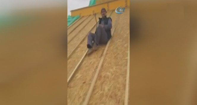 Lazkopat Süleyman'dan çatıda tehlikeli oyun!