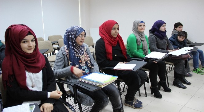 (Özel Haber) Karaman'da Sığınmacı Ailelerin Çocukları Türkçe Öğreniyor