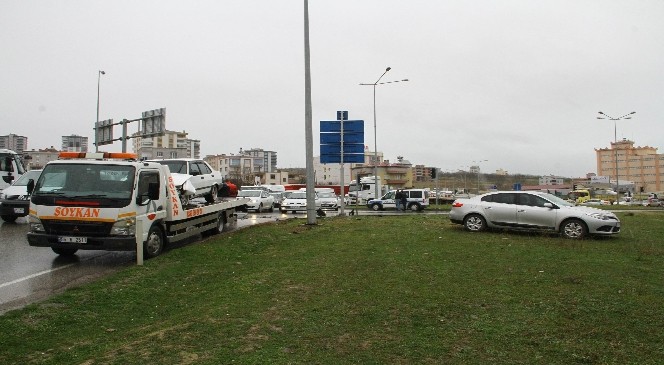 Samsun&#039;da Trafik Kazası: 2 Yaralı