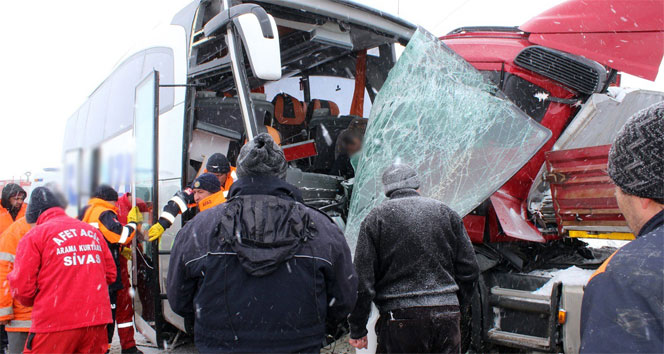 Üç ayrı otobüs kazası: 1 ölü, 94 yaralı