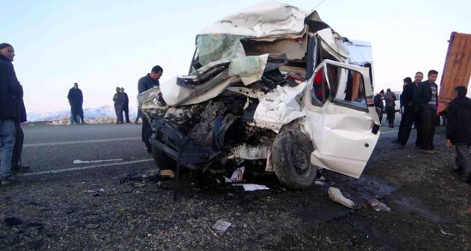 Diyarbakır’da feci kaza: 7 ölü, 16 yaralı