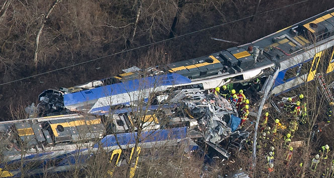 Almanya’da trenler çarpıştı: 9 ölü, 100&#039;den fazla yaralı
