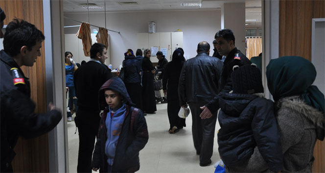 Suriyelileri taşıyan hasta nakil aracı kaza yaptı: 15 yaralı